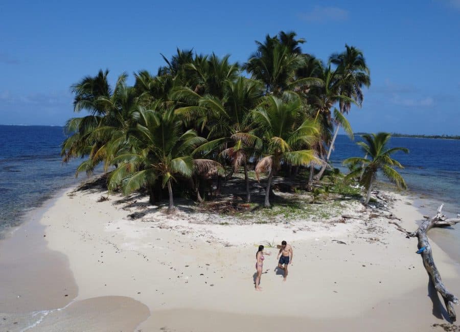 sailboat-sanblas-outdoor-yatch-island-panama-sailing-food