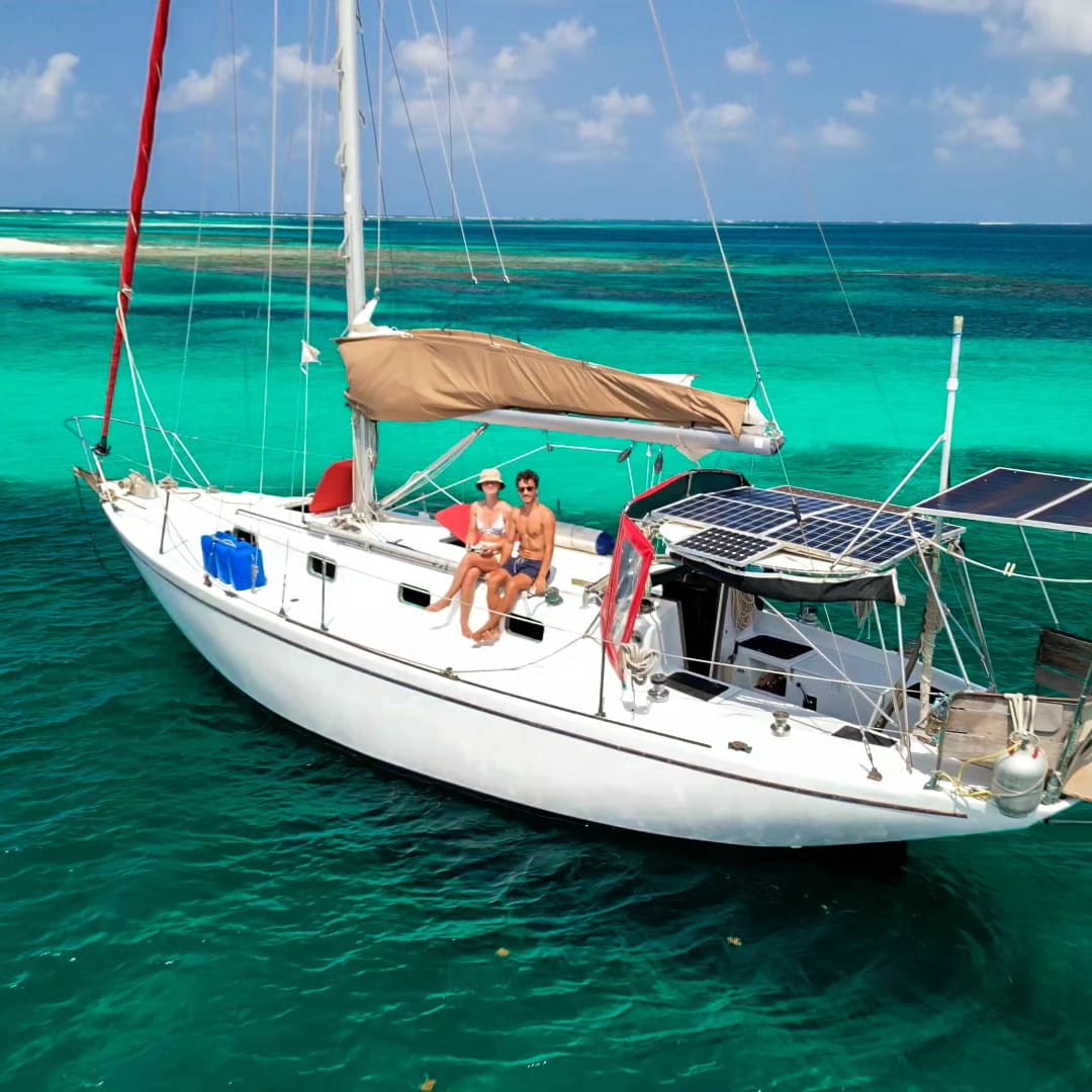 Solar panels on a sailboat for sustainable energy